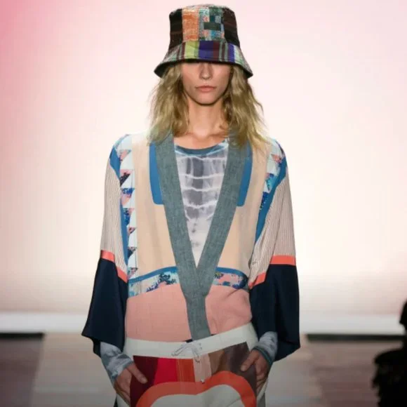 bcbgmaxazria runway | Tops | Bcbg Runway Sarai Kimono Blouse Size 